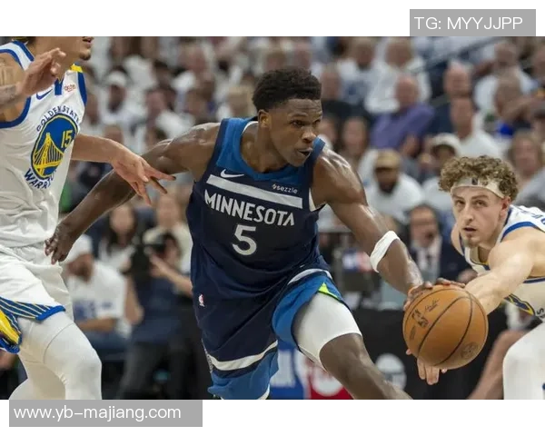 爱德华兹尽管砍下32分11板却因8次失误导致正负值惨淡16